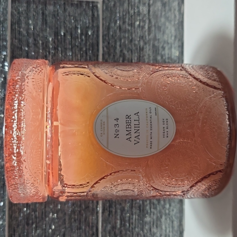 NEW FALL WINTER VIRAL Leoben Co No 14 "AMBER VANILLA" Candle 18oz - Never Used